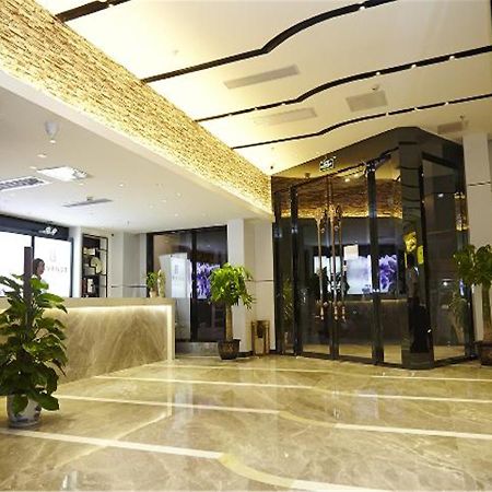Lavande Hotel Tianhe Gangding Subway Station Branch 広州 エクステリア 写真
